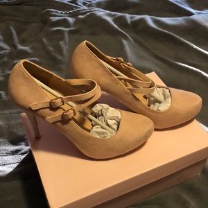 Tan Mary Jane heels - brand new!